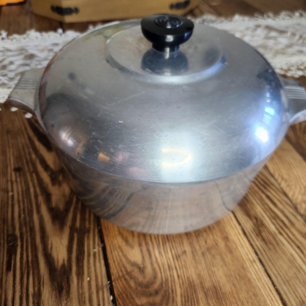Vintage Magnalite GHC 5qt dutch oven 4248P